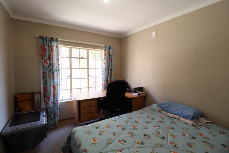 3 Bedroom Property for Sale in Pentagon Park Free State